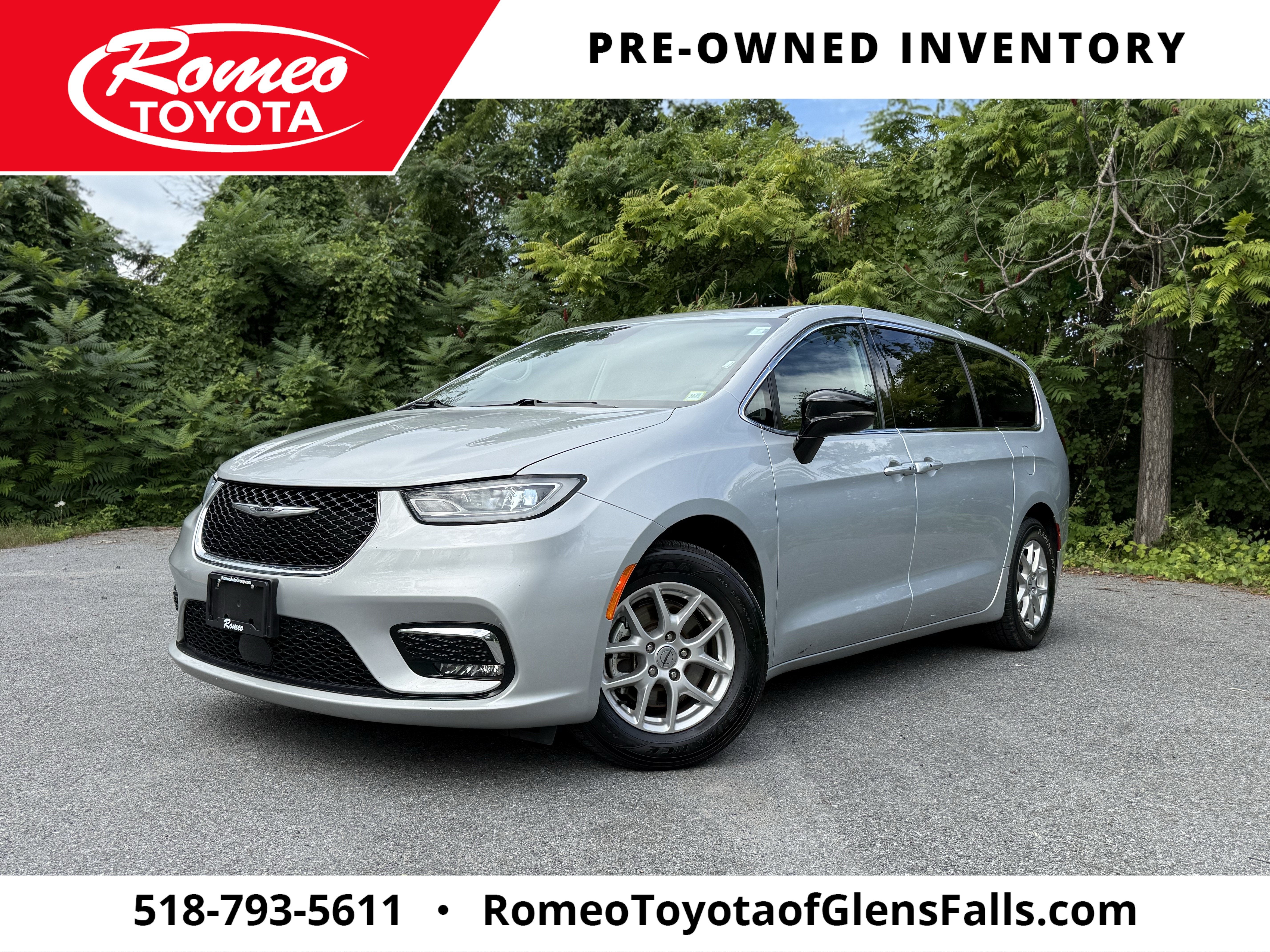 2024 Chrysler Pacifica Touring L in Silver Mist Clearcoat — front three-quarter view