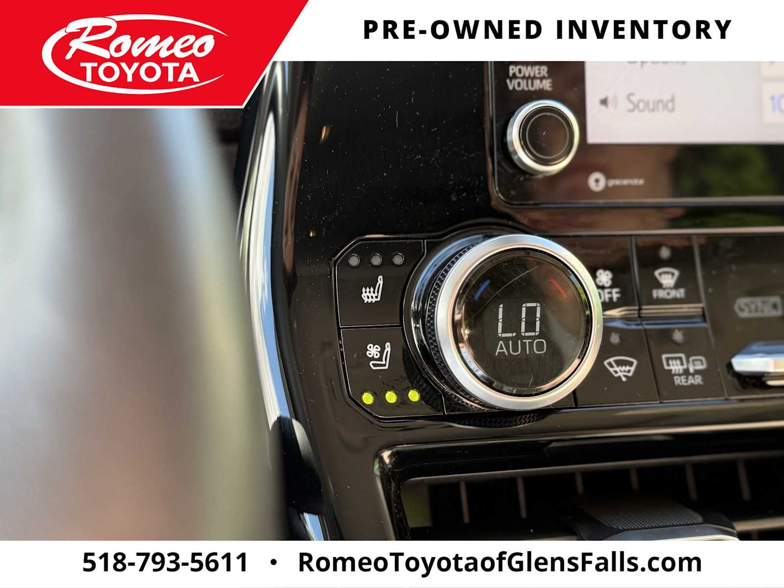 2020 Toyota Highlander — detail view