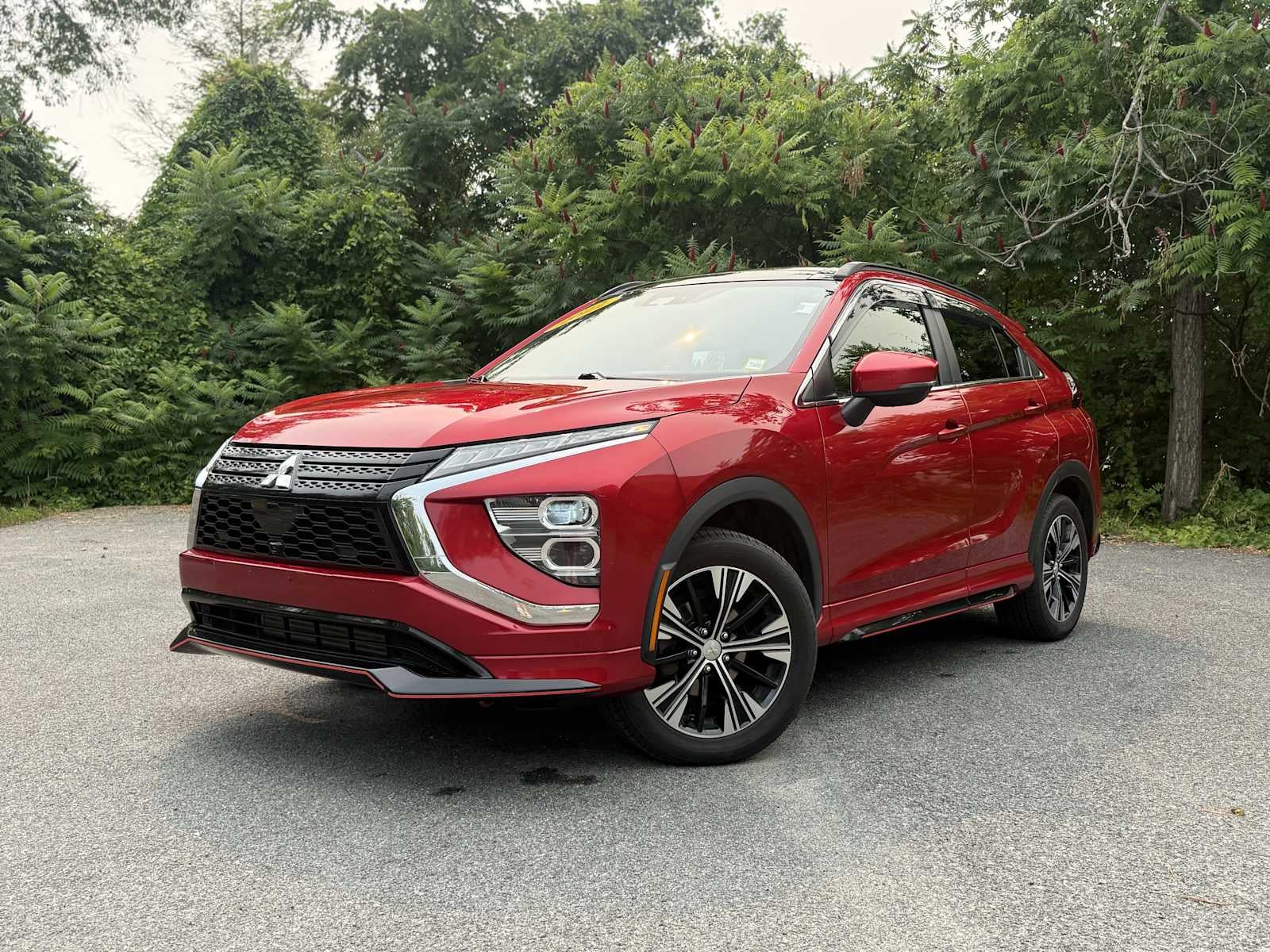 2022 Mitsubishi Eclipse Cross Base in Red — front three-quarter view